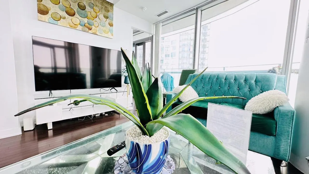 Hotel Superior 49Th Floor 3 Bedroom Suite With Cn Tower And City View Toronto Canada