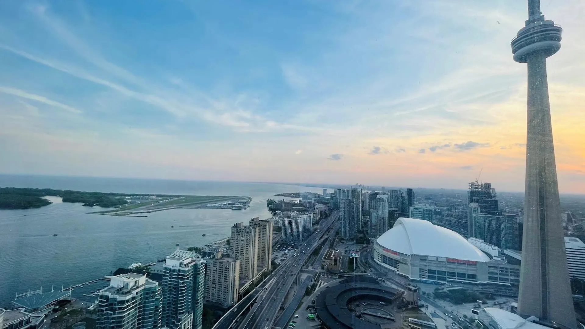 Hotel Superior 49Th Floor 3 Bedroom Suite With Cn Tower And City View Toronto Canada