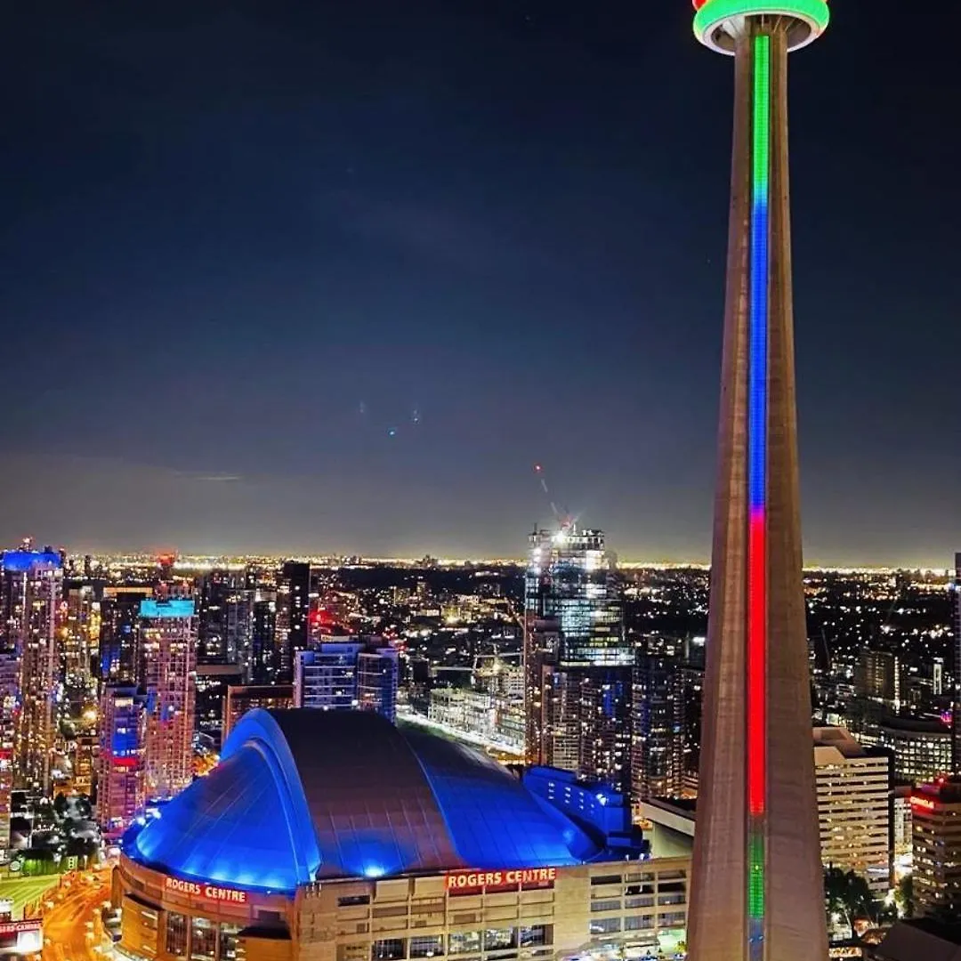 Superior 49Th Floor 3 Bedroom Suite With Cn Tower And City View Toronto Canada